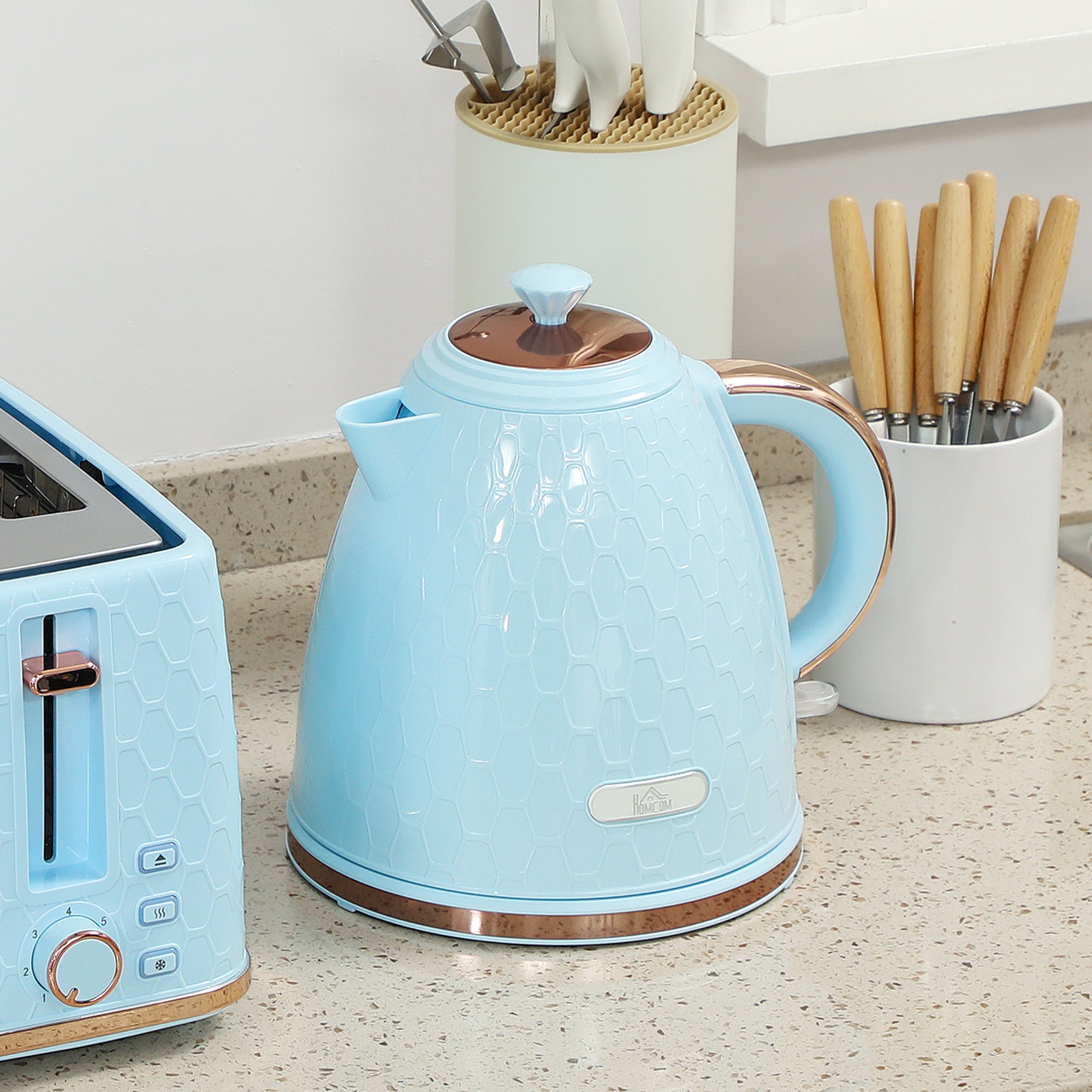 Elegant HOMCOM Kettle and Toaster Set, 1.7L 3000W Fast Boil Jug Kettle, 4 Slice Toaster with 7 Level Browning Controls, Light Blue Elegant HOMCOM Kettle and Toaster Set, 1.7L 3000W Fast Boil Jug Kettle, 4 Slice Toaster with 7 Level Browning Controls, Light Blue