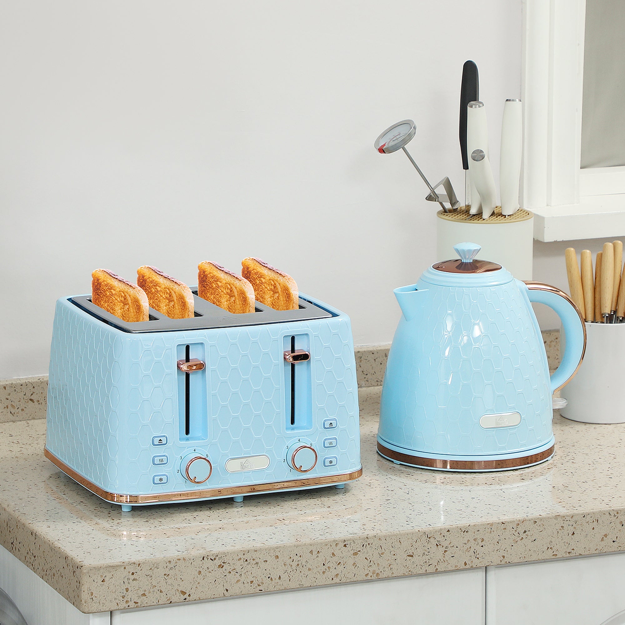 Elegant HOMCOM Kettle and Toaster Set, 1.7L 3000W Fast Boil Jug Kettle, 4 Slice Toaster with 7 Level Browning Controls, Light Blue Elegant HOMCOM Kettle and Toaster Set, 1.7L 3000W Fast Boil Jug Kettle, 4 Slice Toaster with 7 Level Browning Controls, Light Blue