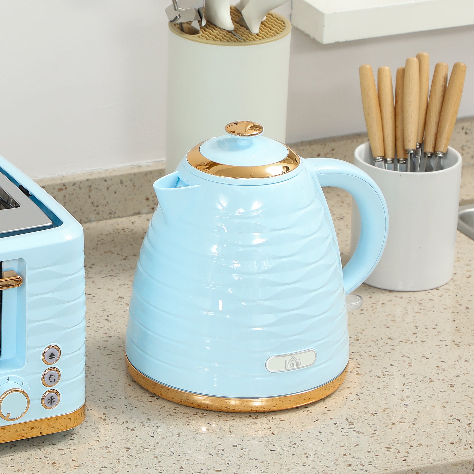 Elegant HOMCOM 3000W 1.7L Kettle & 4 Slice Toaster, Kettle and Toaster Set with 7 Browning Controls and Crumb Tray, Light Blue Elegant HOMCOM 3000W 1.7L Kettle & 4 Slice Toaster, Kettle and Toaster Set with 7 Browning Controls and Crumb Tray, Light Blue