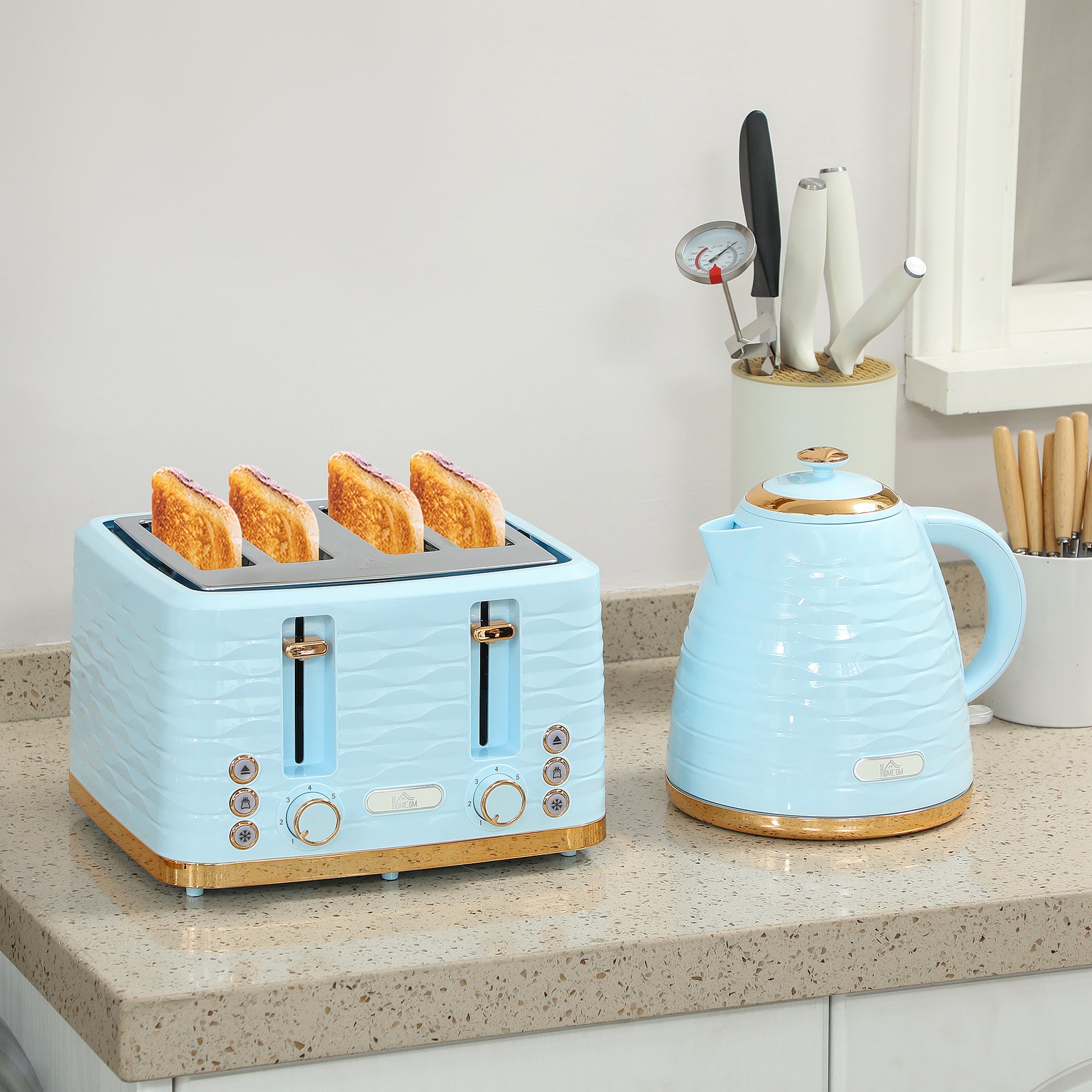 Elegant HOMCOM 3000W 1.7L Kettle & 4 Slice Toaster, Kettle and Toaster Set with 7 Browning Controls and Crumb Tray, Light Blue Elegant HOMCOM 3000W 1.7L Kettle & 4 Slice Toaster, Kettle and Toaster Set with 7 Browning Controls and Crumb Tray, Light Blue