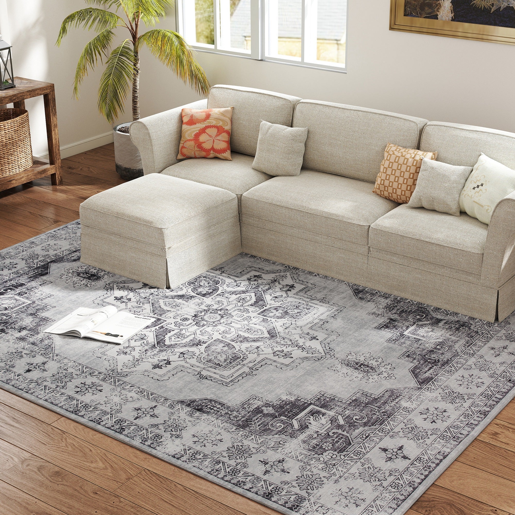 Elegant HOMCOM Vintage Area Rug, Non-Slip Washable Rug, Flannel Floor Carpet for Living Room, Bedroom, Dining Room, Home Office, 290 x 200 cm, in Sophisticated Grey