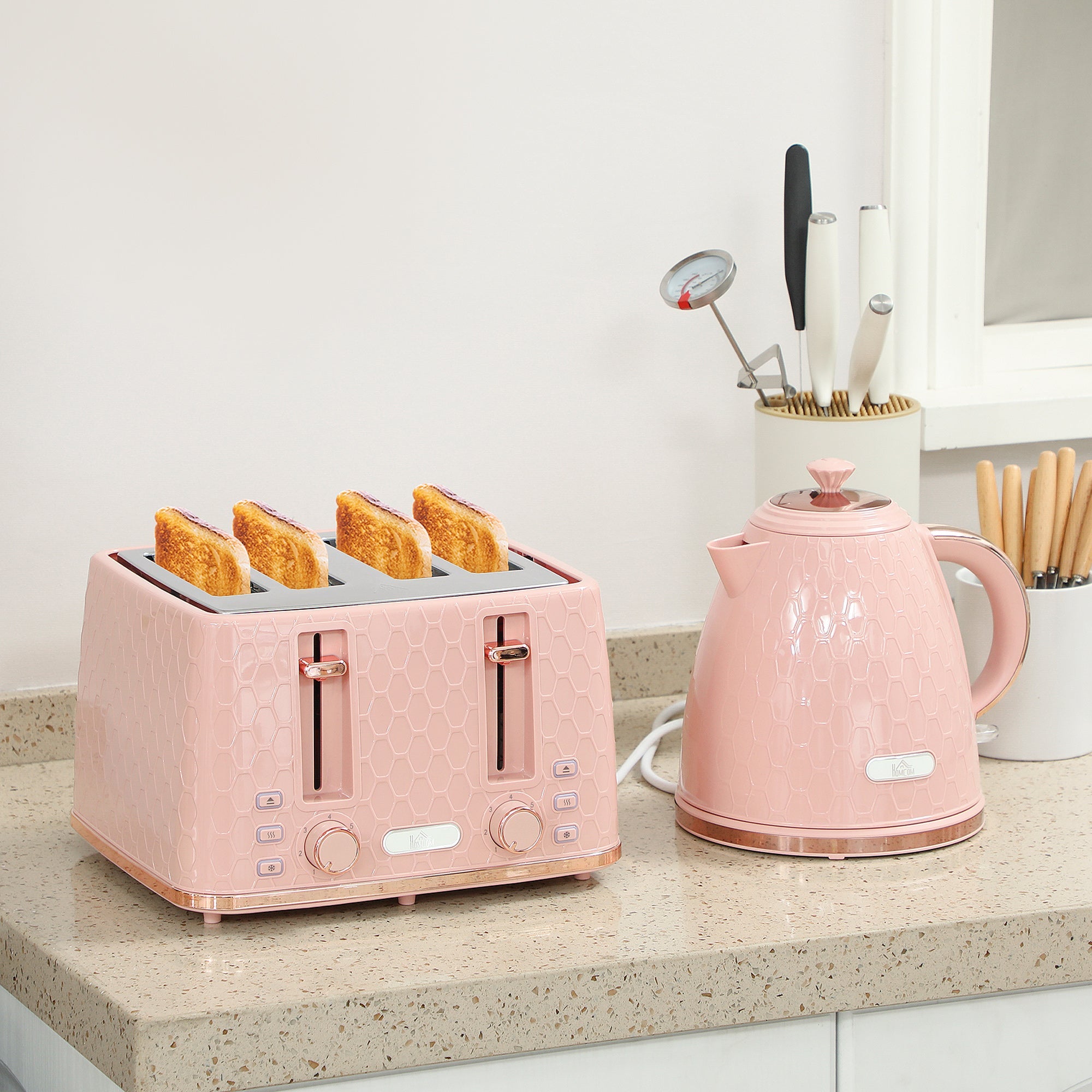 Elegant HOMCOM Kettle and Toaster Set, 1.7L 3000W Fast Boil Jug Kettle, 4 Slice Toaster with 7 Level Browning Controls, Light Pink